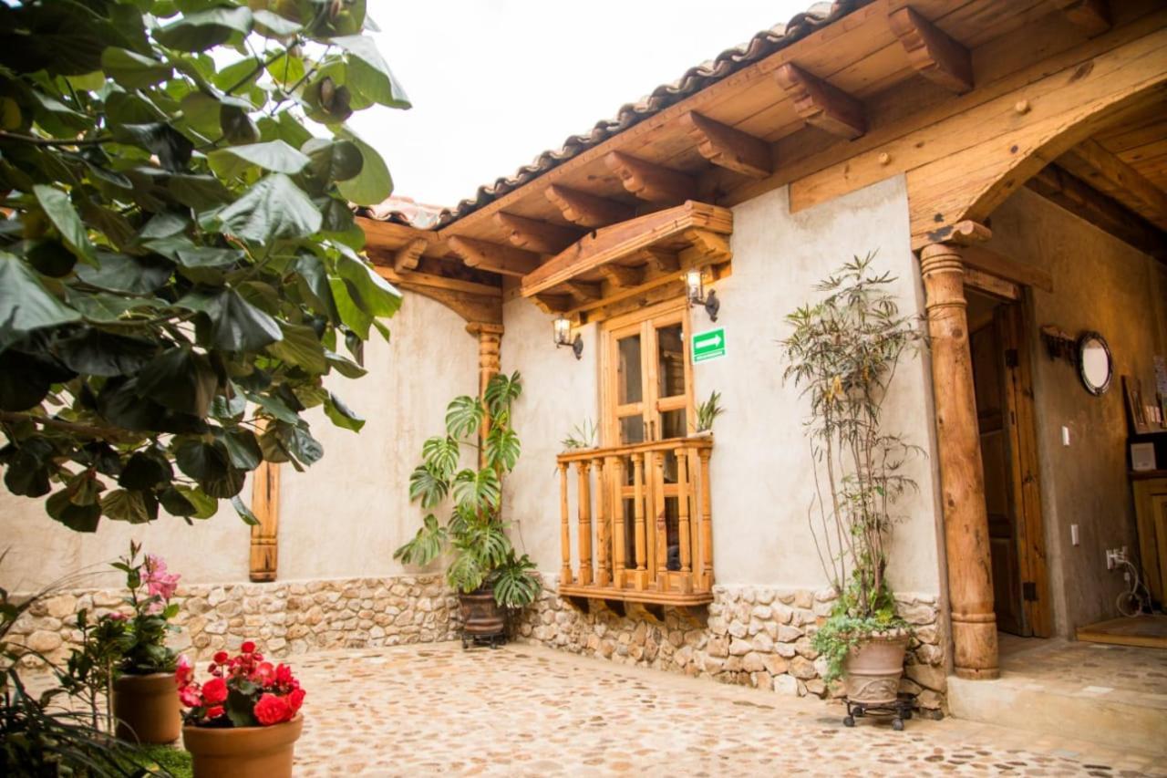 Hotel Casa De Gandhi ซานกริสโตบัล เด ลาสกาซาส ภายนอก รูปภาพ